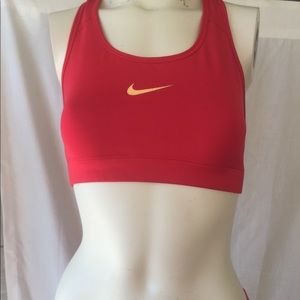 Nike sports bra size medium